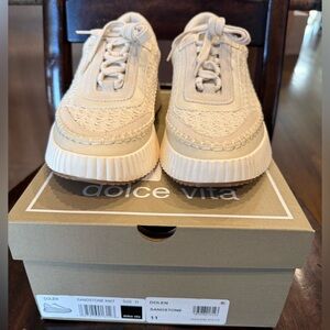 Dolce Vita Dolan Sneakers- Sandstone knit color
